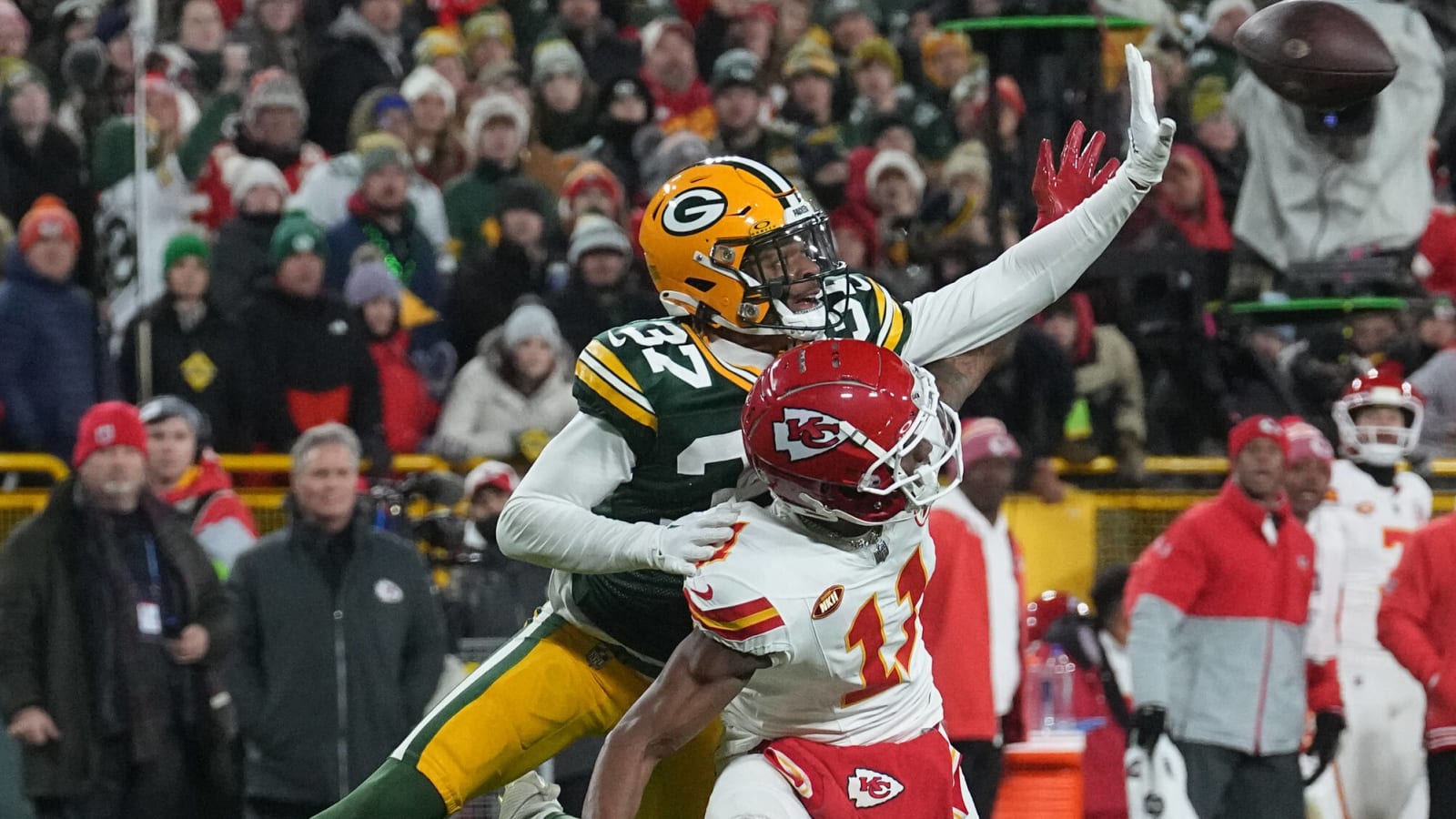 Controversial no-call is the big story after Chiefs-Packers Week 13 game