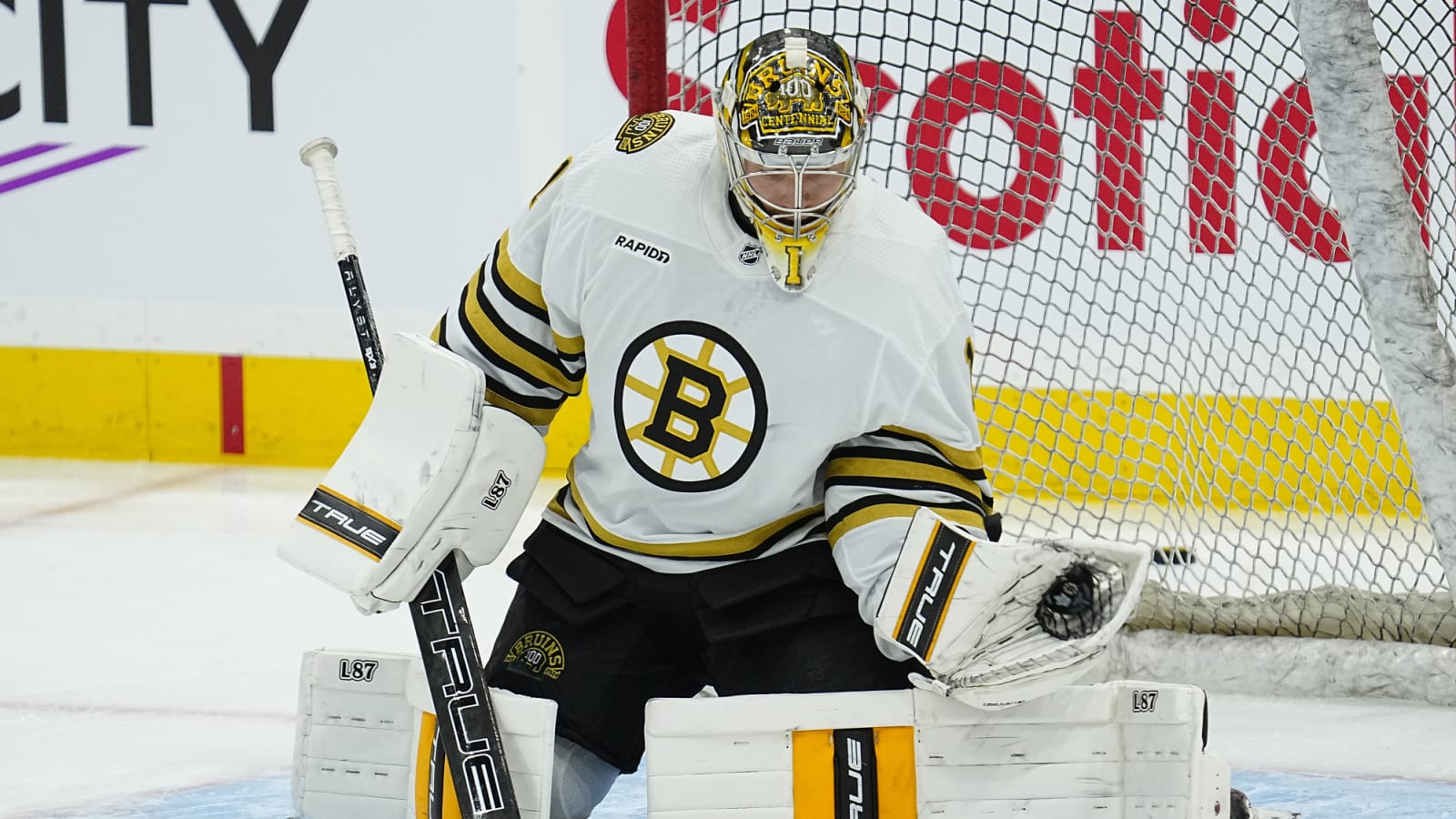 Swayman Still Among Vezina Favorites Despite Contract Uncertainty