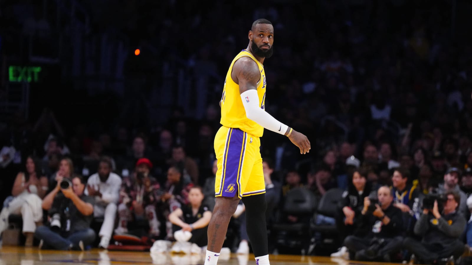 Watch: ‘Baffled’ LeBron James furious after Chris Paul wasn’t called for a foul despite intentionally trying to take the Lakers star down