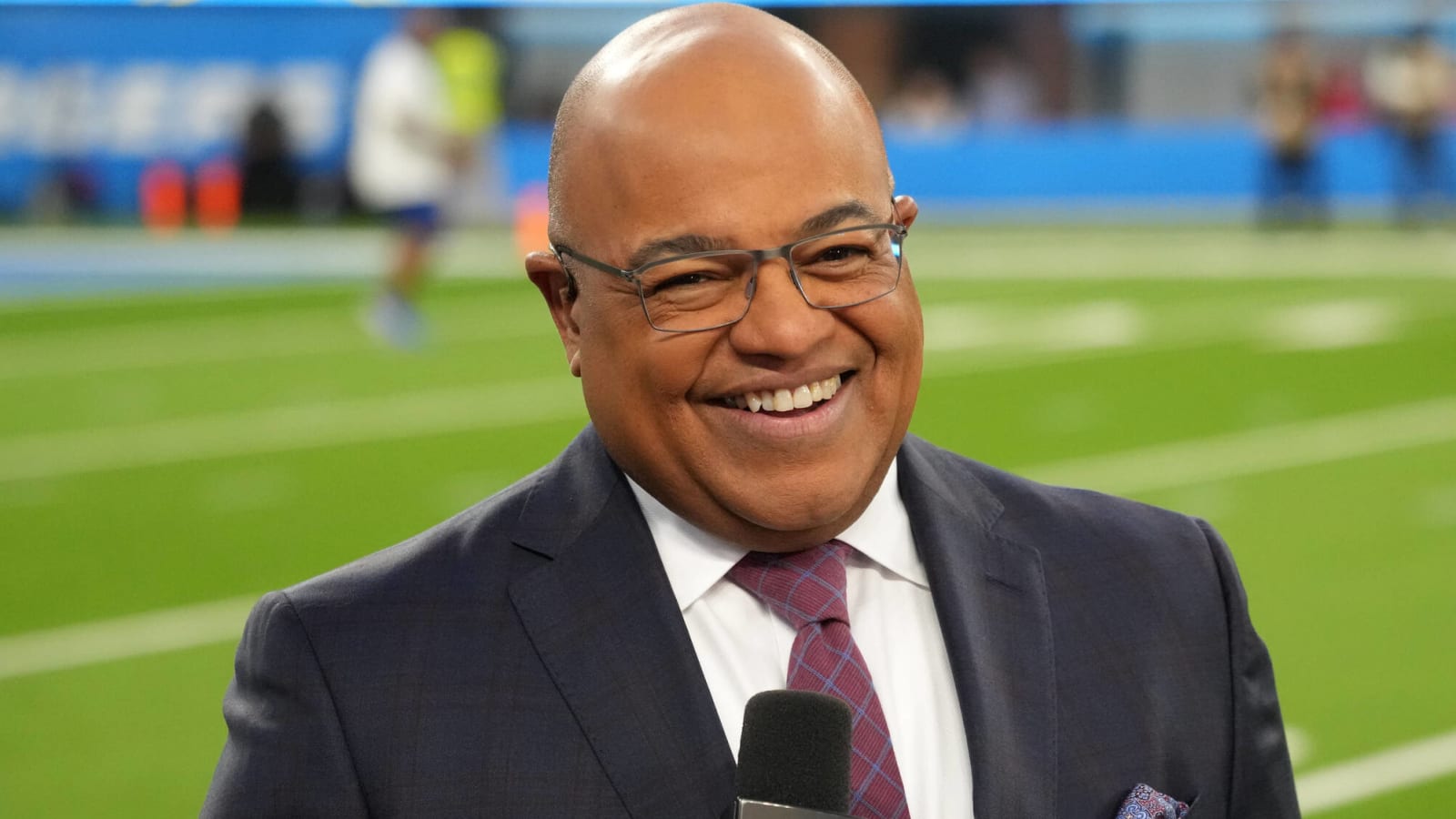 Mike Tirico discusses praise amid criticism of Al Michaels