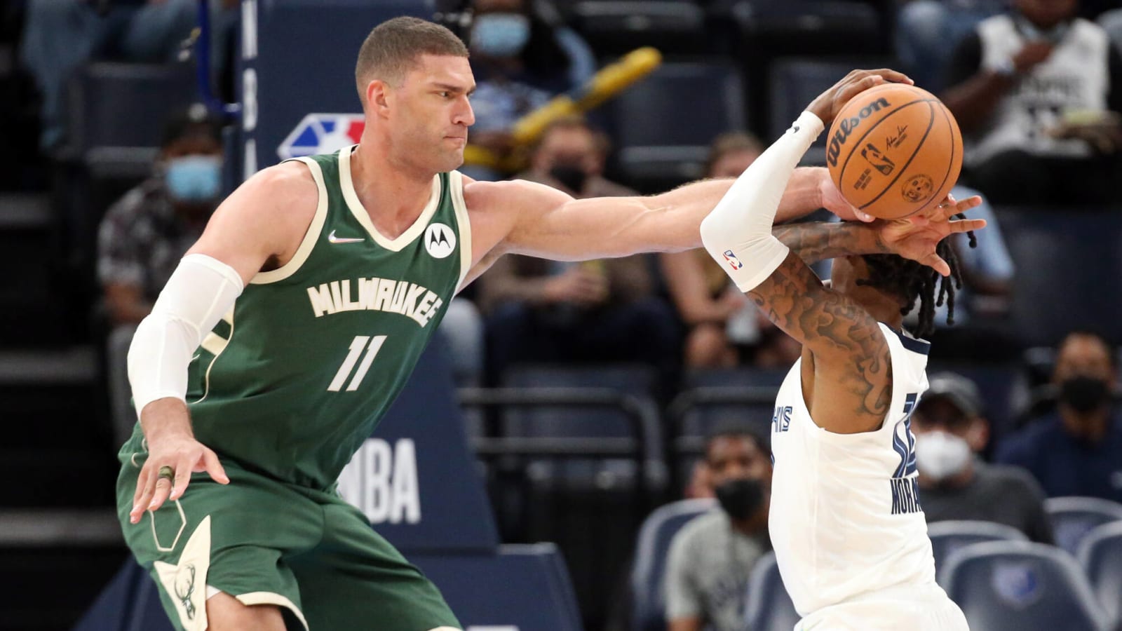 Brook Lopez to return from back injury Monday