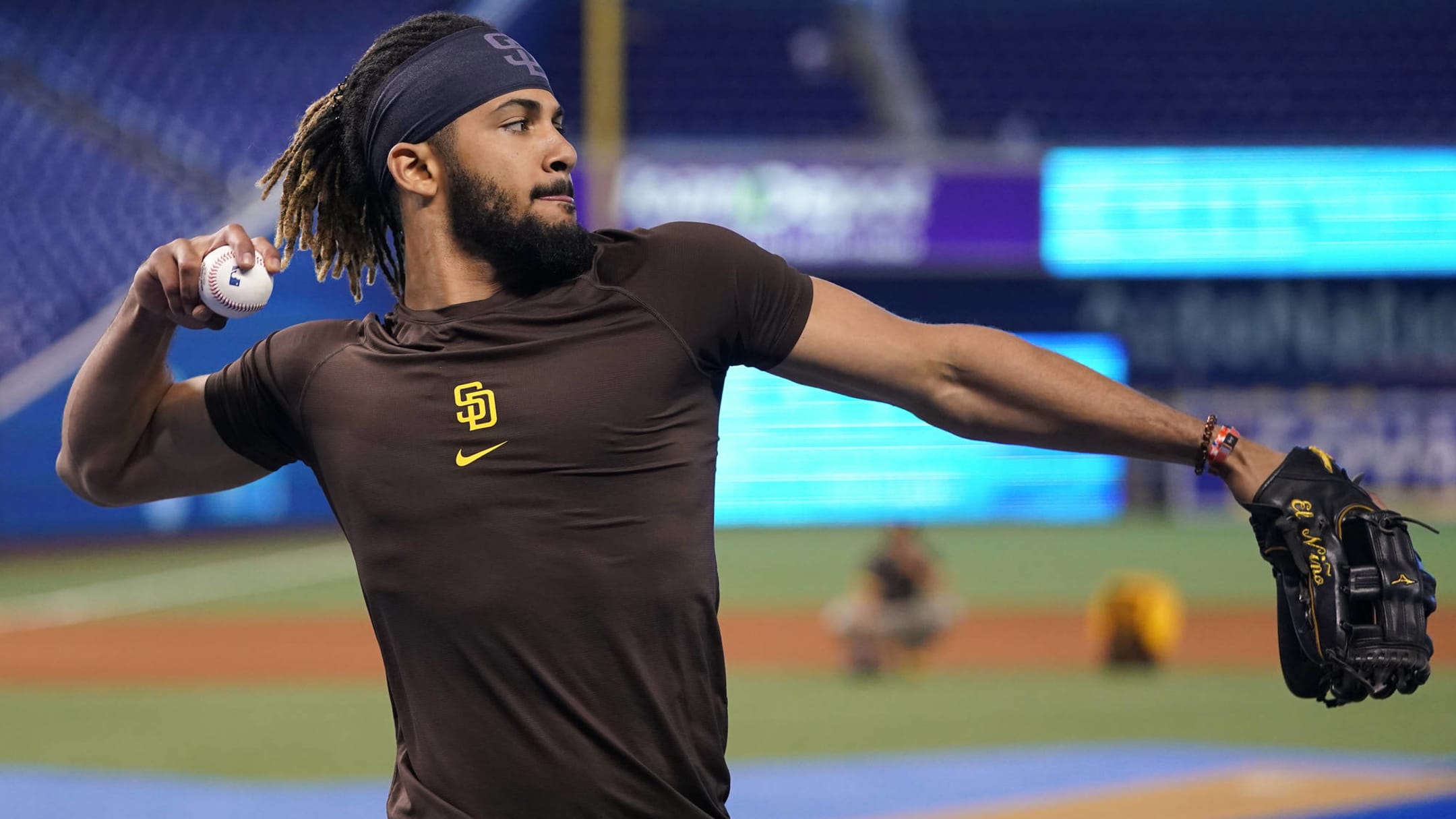 VIDEO: Little Kid Cranks Ball Right Into Padres Star Fernando Tatis Jr's  Chest