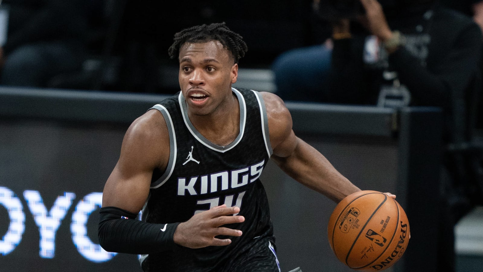 Kings unlikely to deal Hield or Barnes before deadline