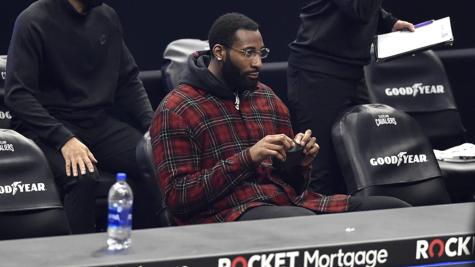 Lakers 'optimistic' Cavs' Drummond will consider signing?