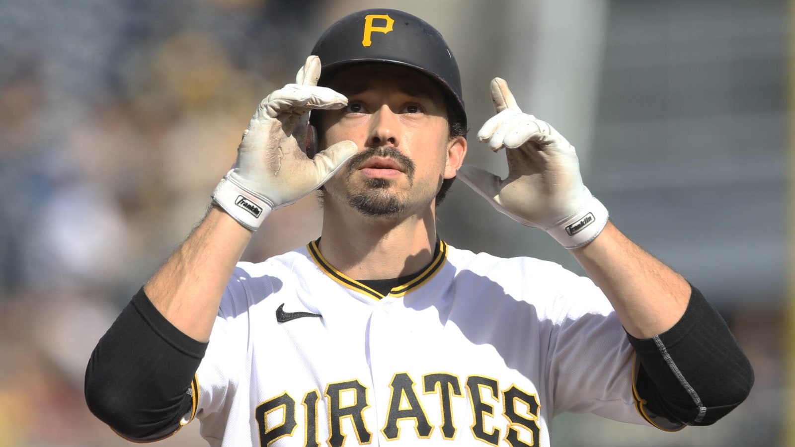 Reynolds 2 HRs; Brubaker, Pirates top Bosox, end 6-game skid