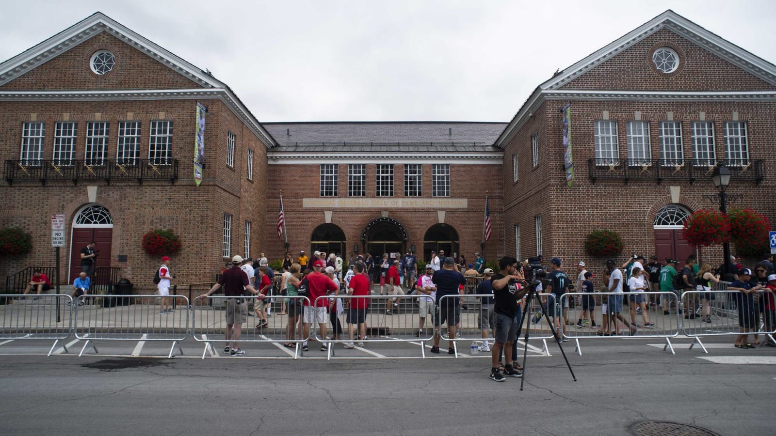 Baseball Hall of Fame reopens amid coronavirus pandemic 