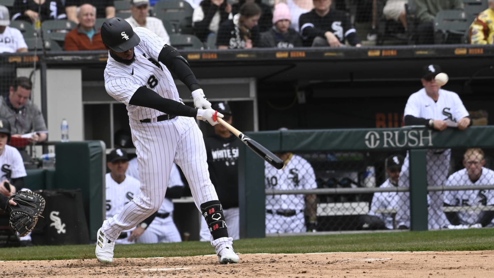 White Sox outfielder slows down to sock pair of homers