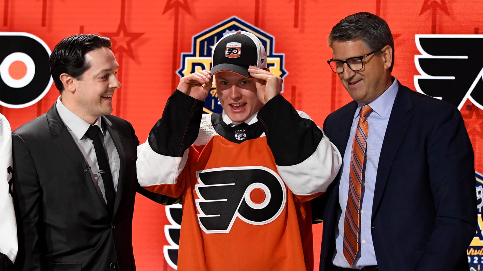 Flyers’ Michkov Reveals Offseason Plans, Endorses Top Prospect