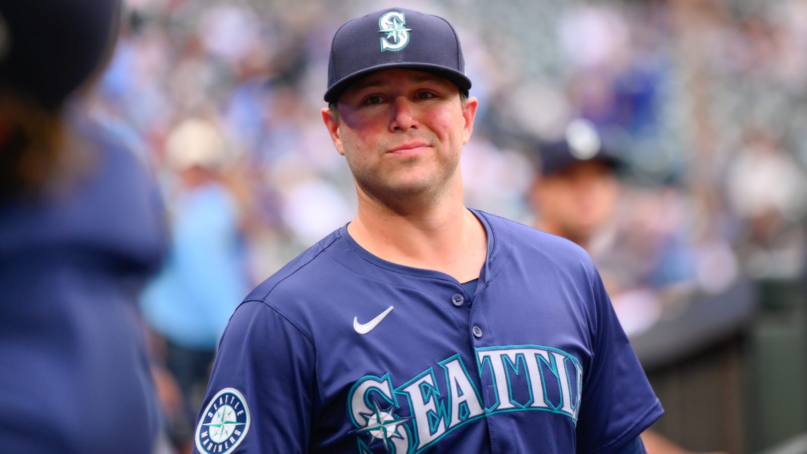 Reds acquire former All-Star from Mariners