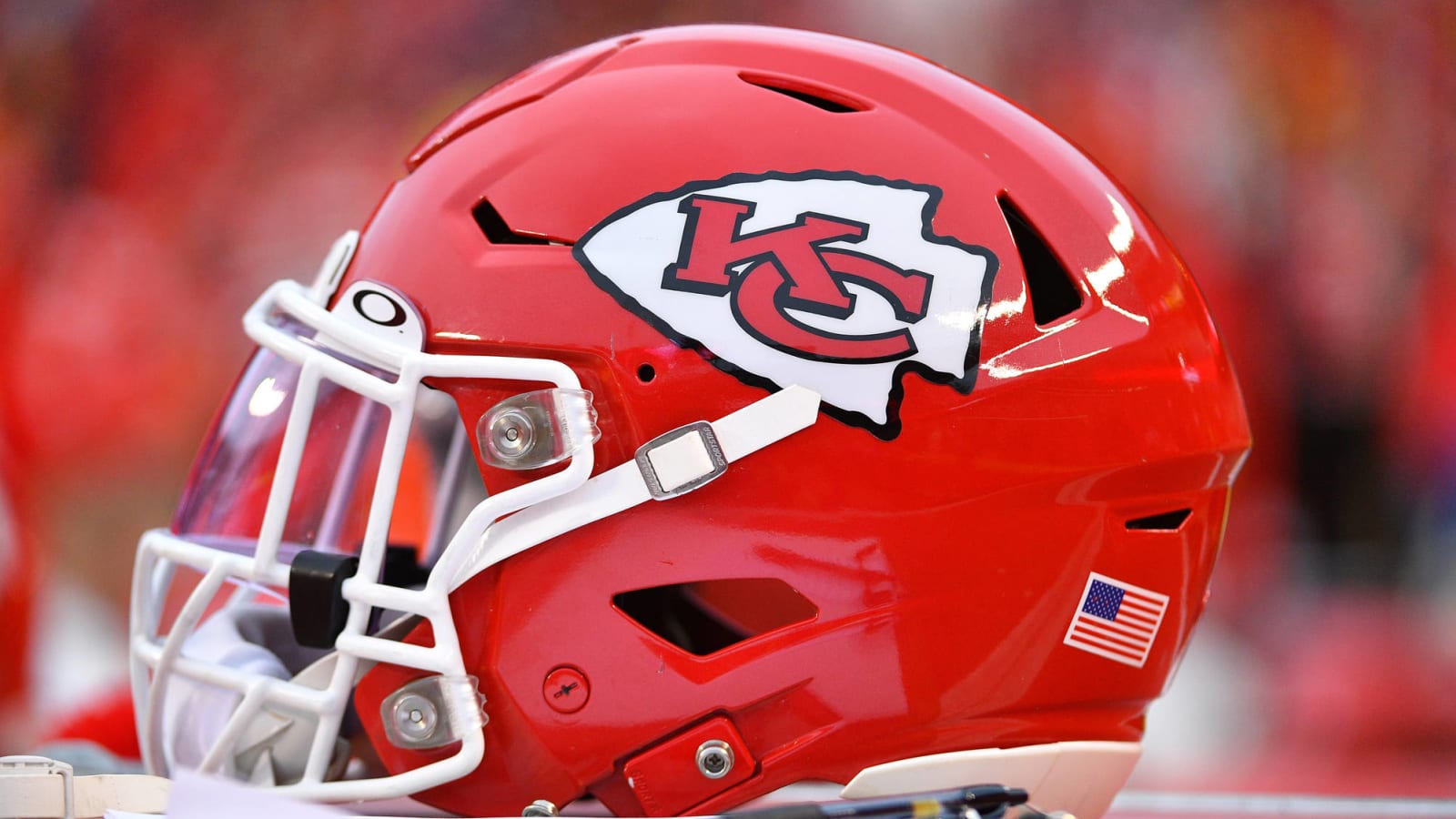 Chiefs staffer tests positive for COVID-19, practice not canceled