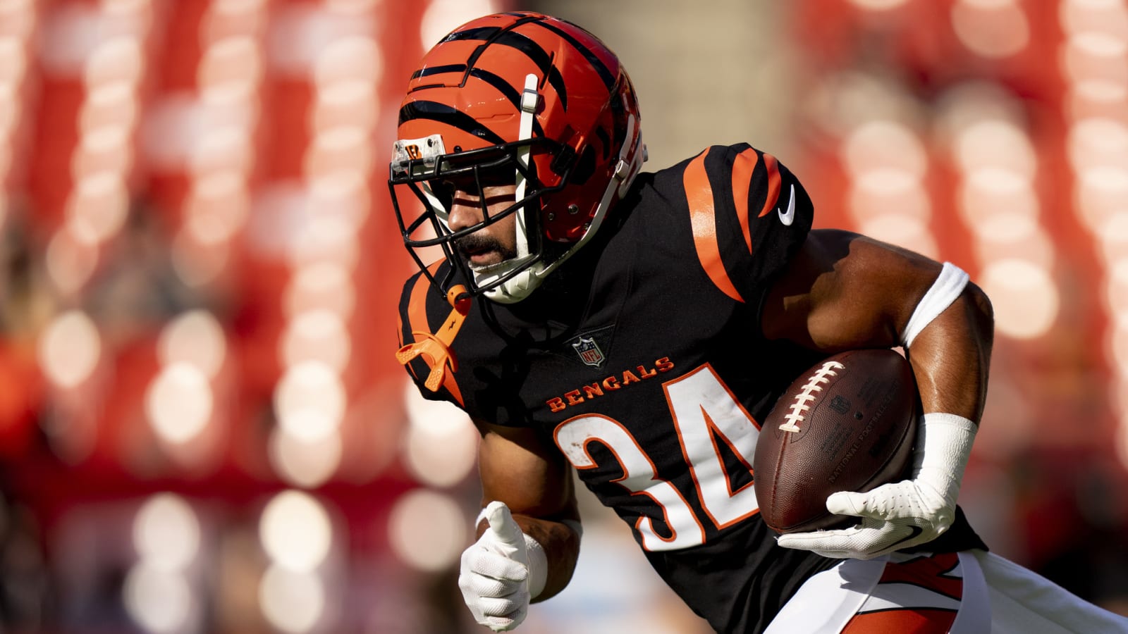 Giants add another intriguing talent to their backfield