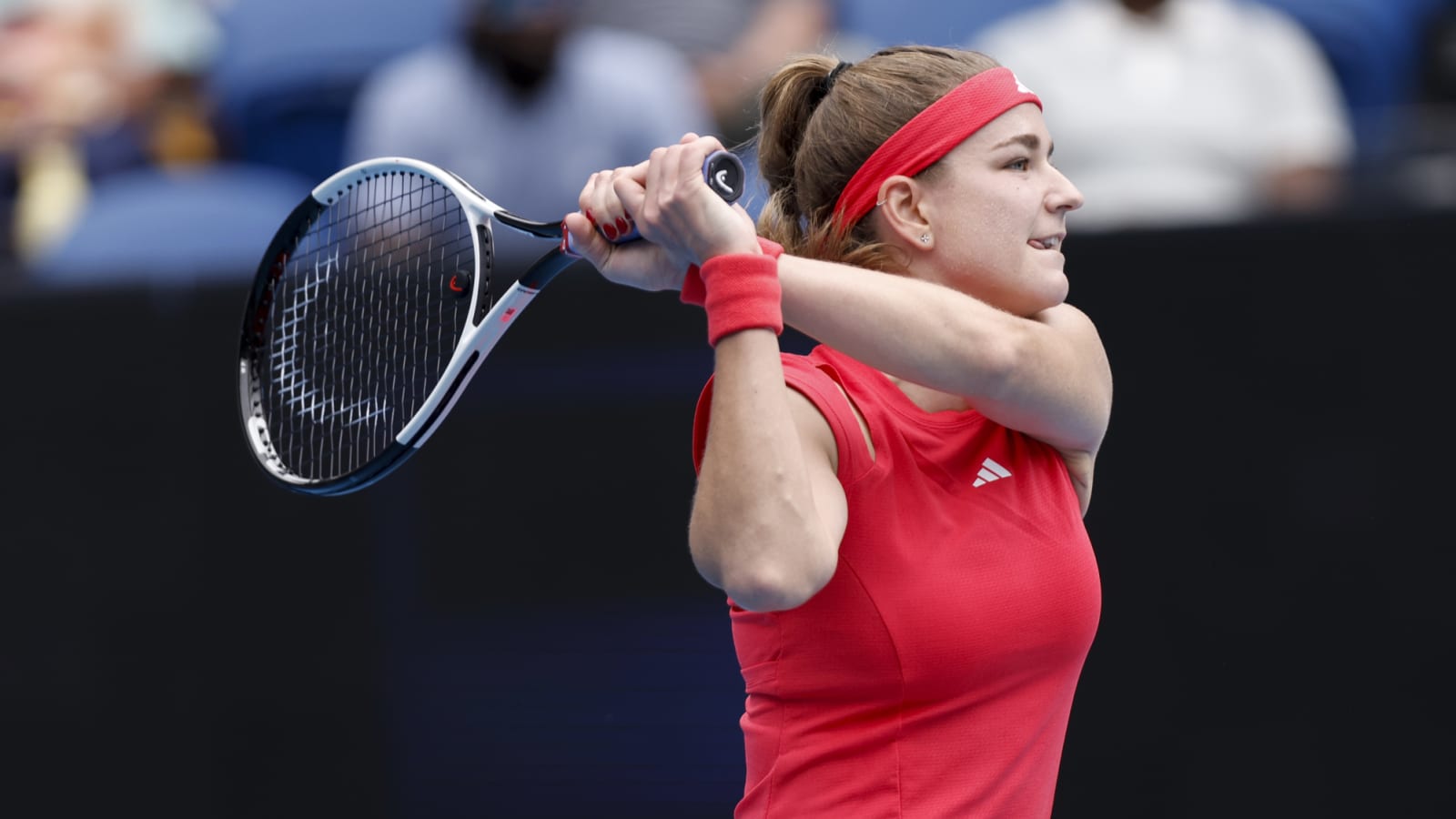 Epic battle in Dubai: Clara Tauson triumphs over Muchova in thrilling WTA 1000 semifinal
