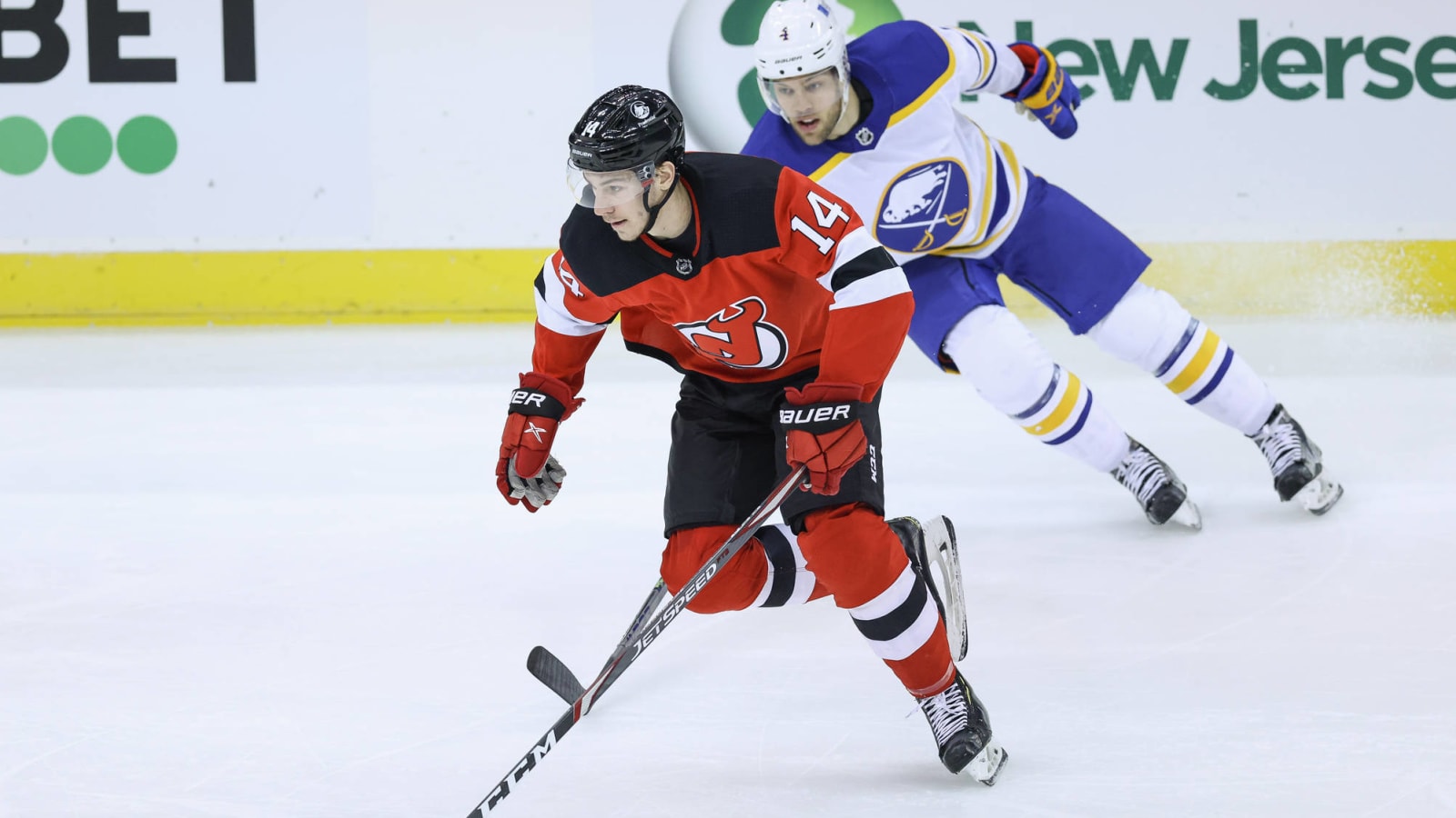 Nathan Bastian re-signs with New Jersey Devils