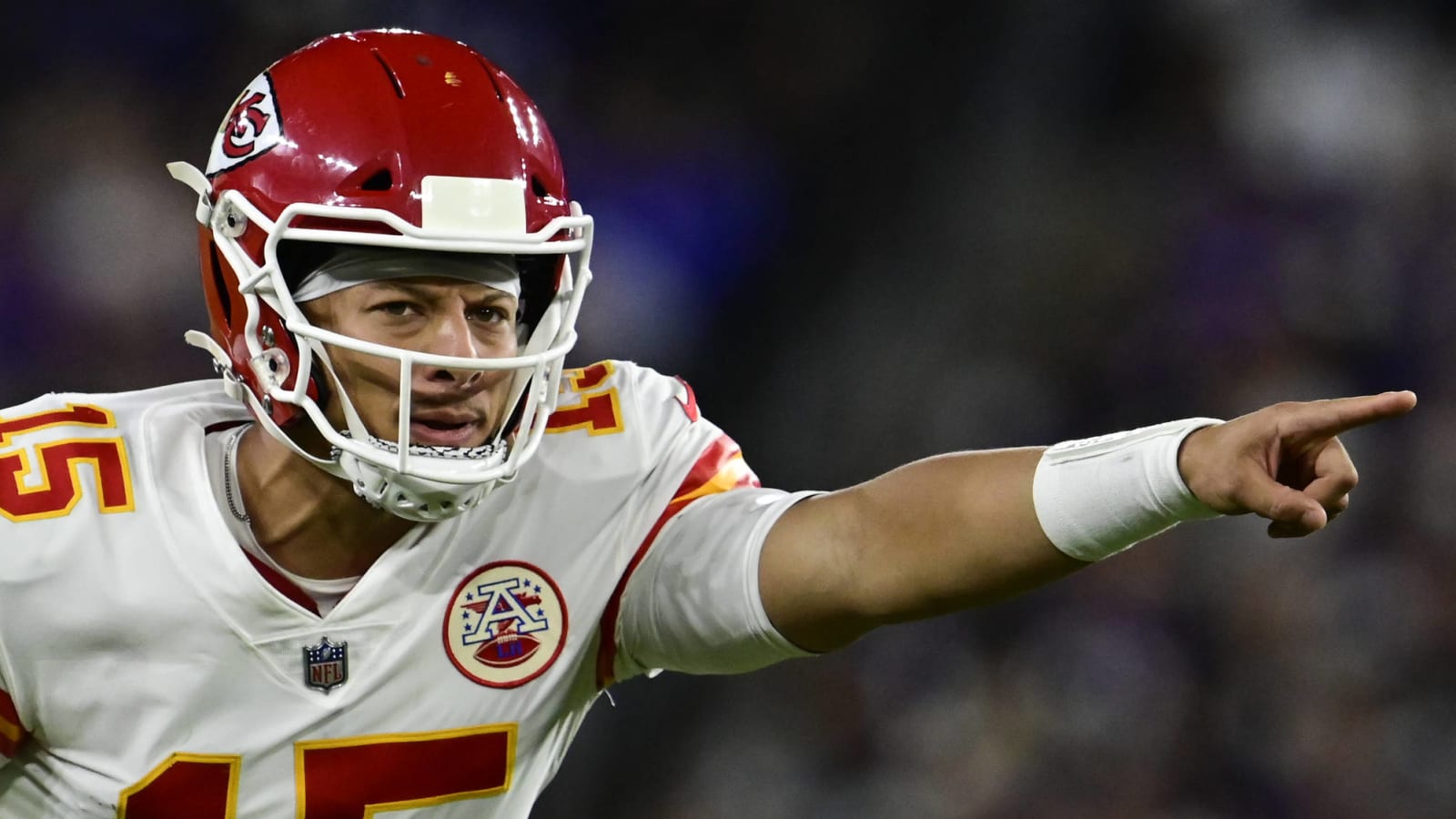 Watch: Patrick Mahomes embarrasses Ravens with TD pass