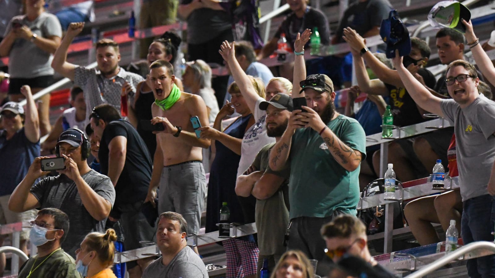 Over 20,000 fans attend NASCAR All-Star Race