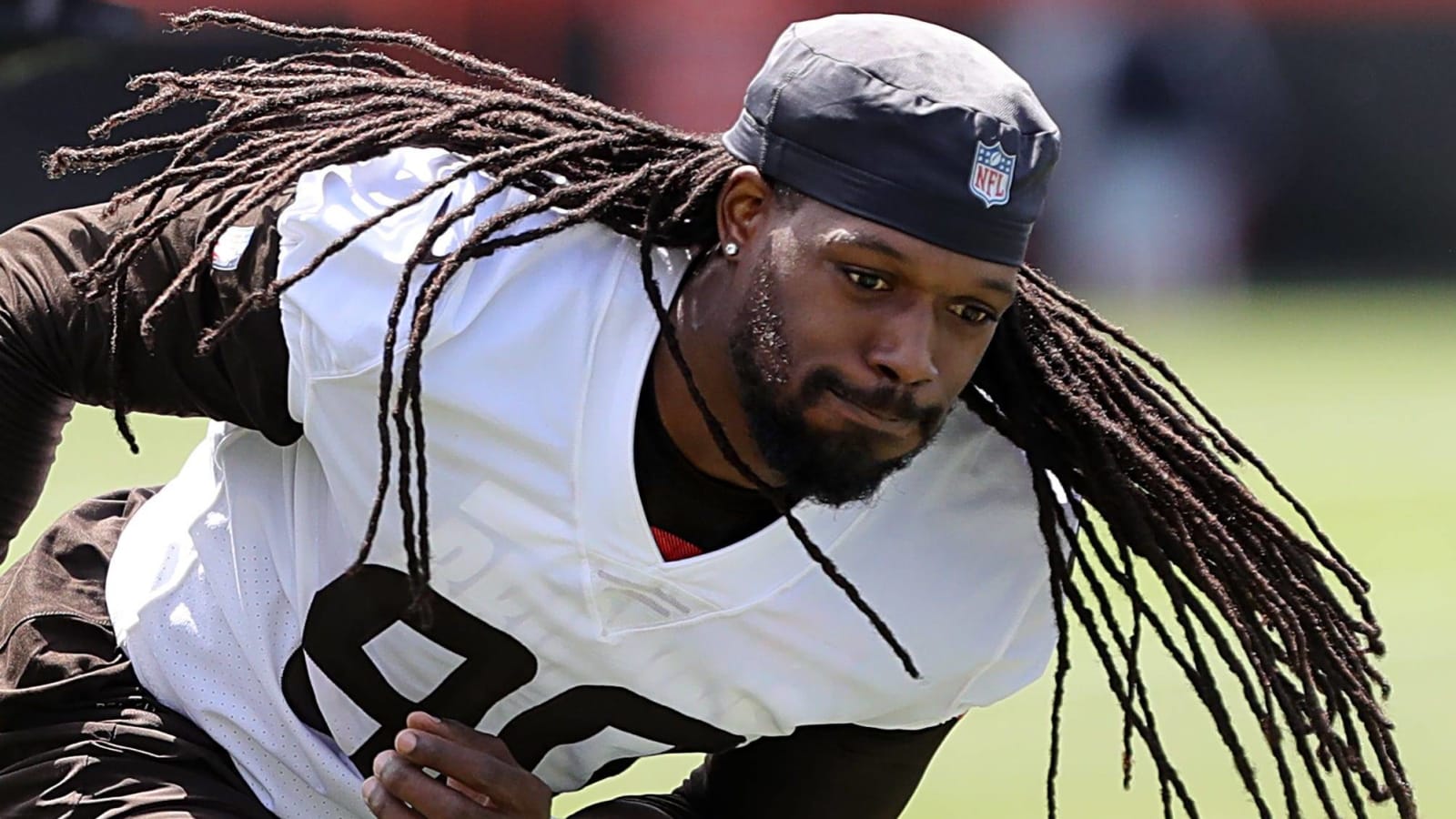 Ex-NFL guard takes shot at Jadeveon Clowney over athleticism comment