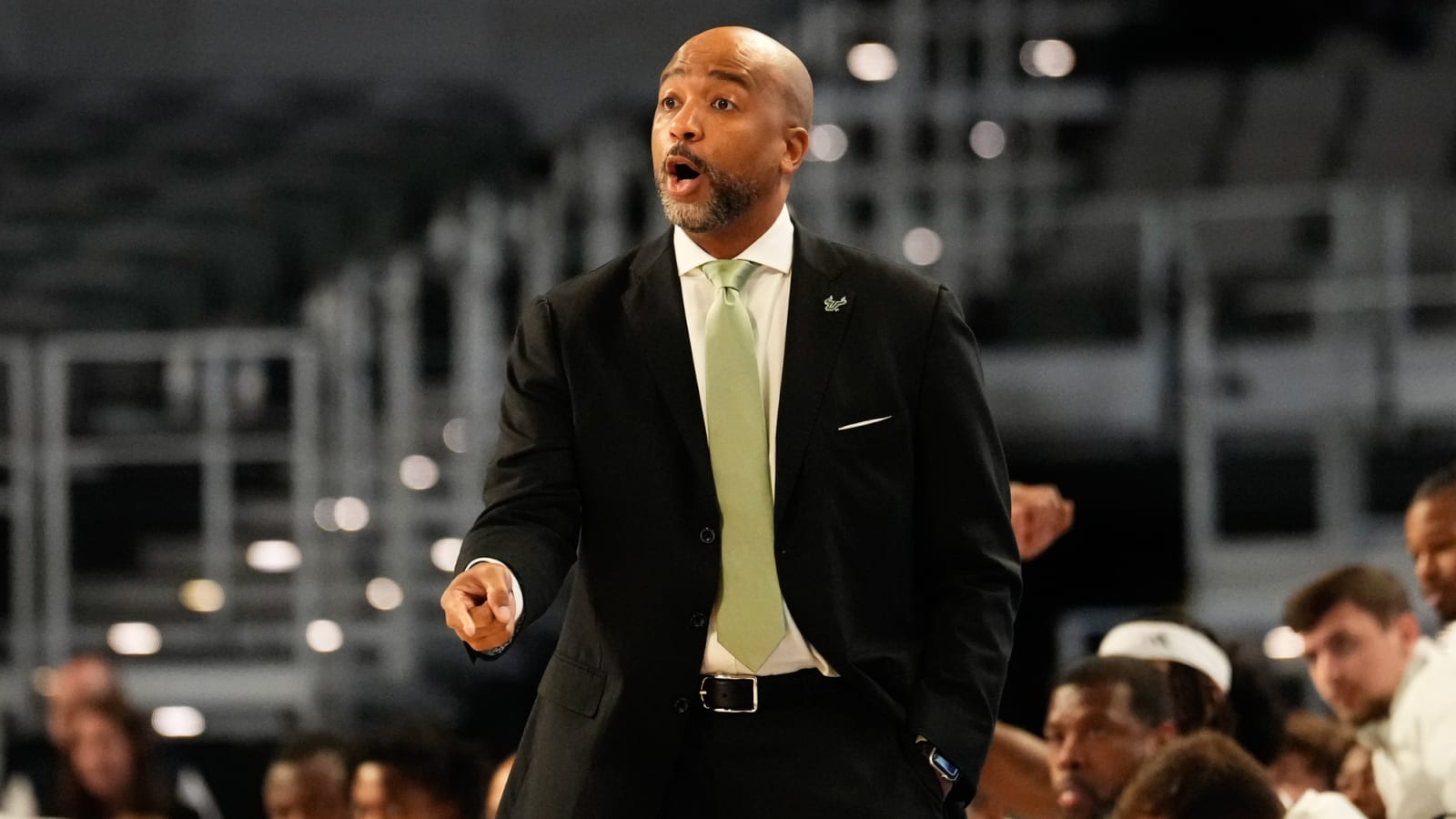 USF head coach Amir Abdur-Rahim unexpectedly passes away, Tampa Bay Lightning pay homage
