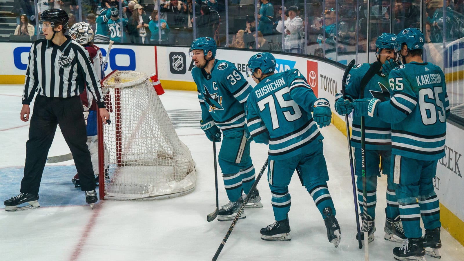 Sharks Locker Room: Quinn Gives Hertl Injury Update, Praises Peterson & Labanc