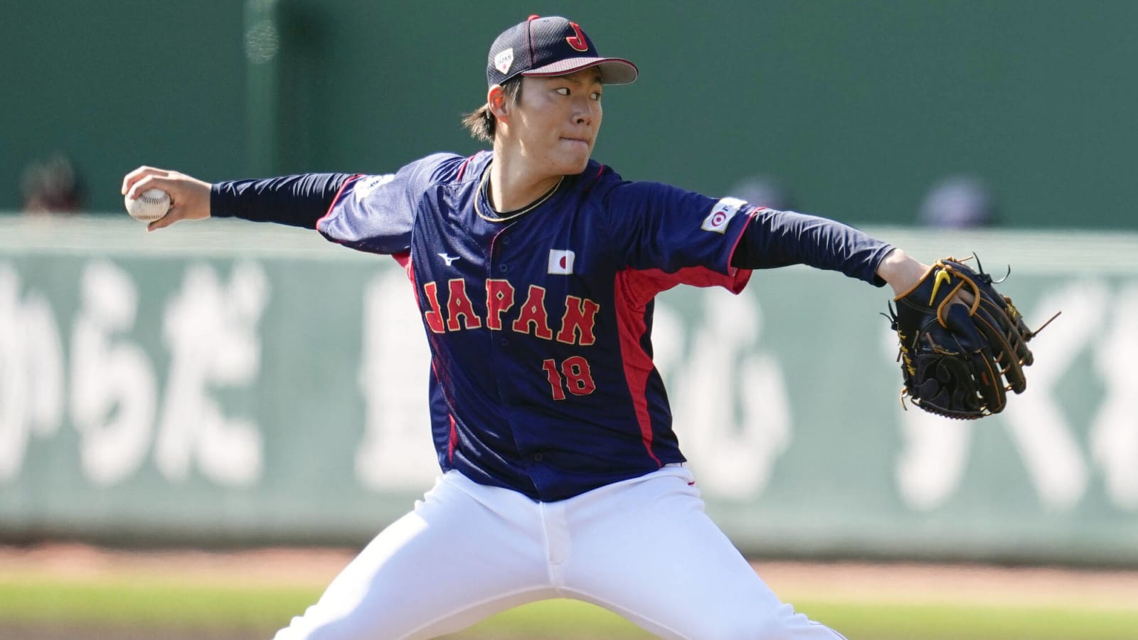 Phillies make offer to Yoshinobu Yamamoto