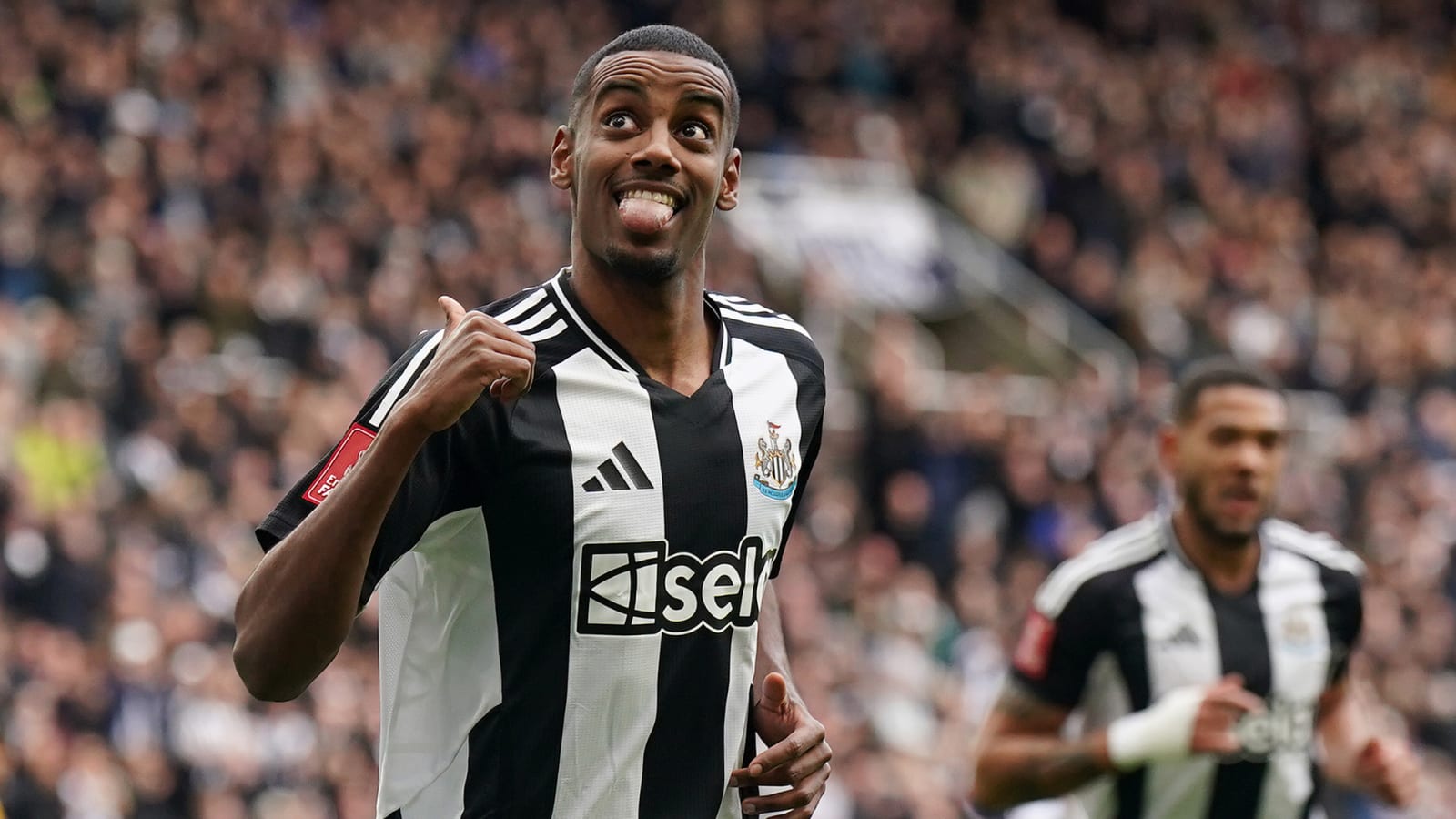 Liverpool target Isak to replace Nunez amid Newcastle standoff