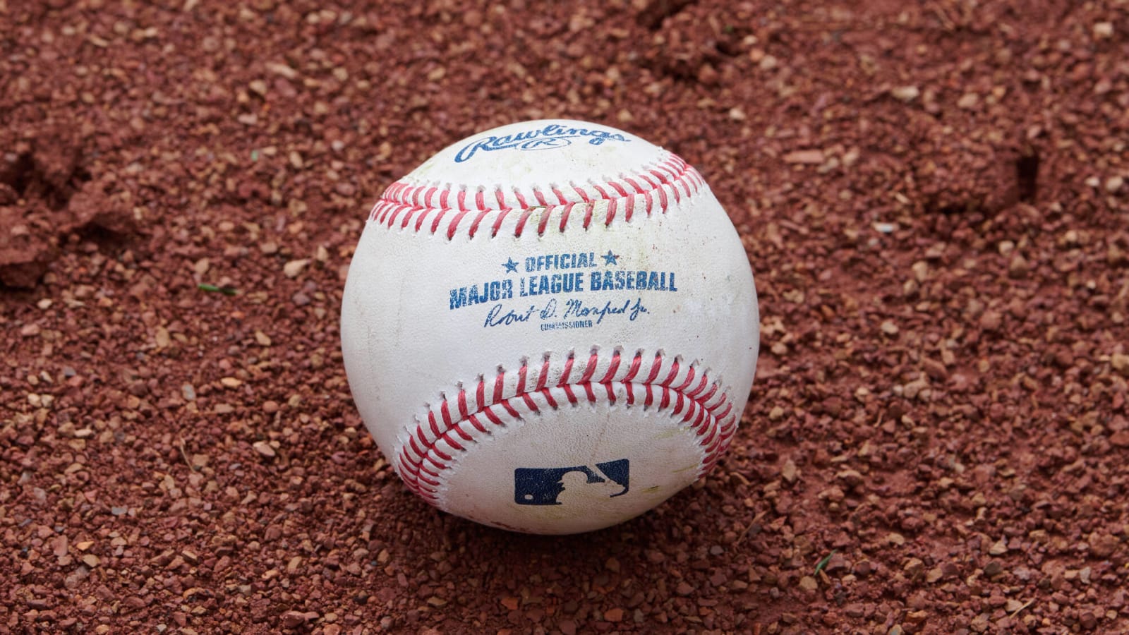 Texas A&M–Texarkana player hit by bullet during game