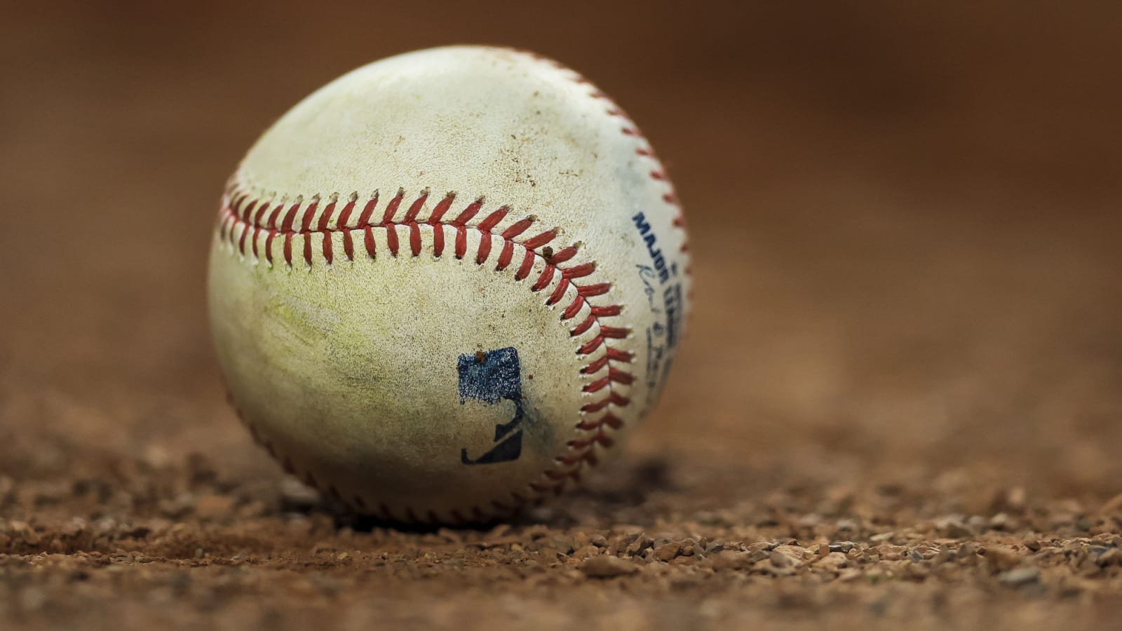 Reds Sign Casey Kelly To Minor League Deal