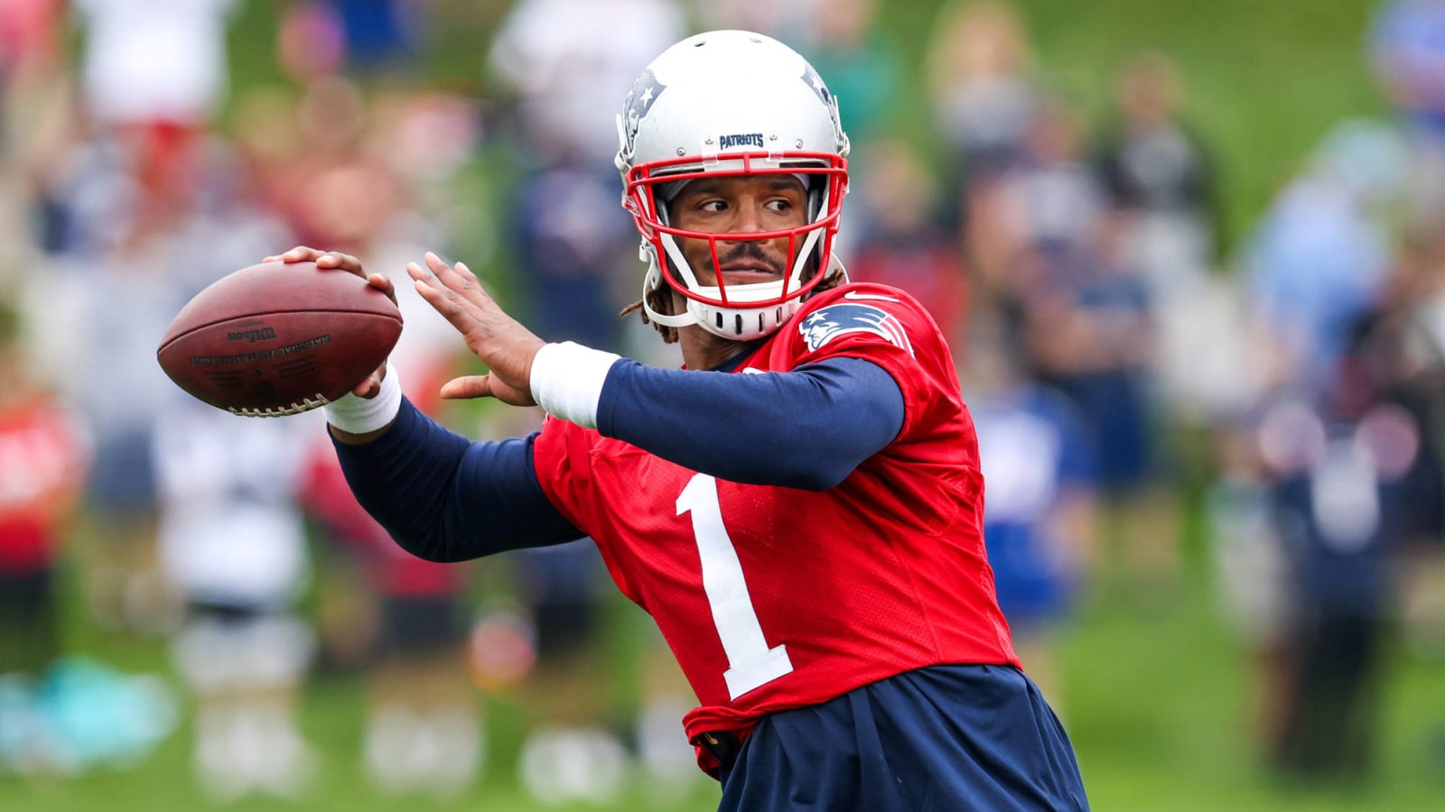 Patriots' Newton won't say if he's vaccinated against COVID