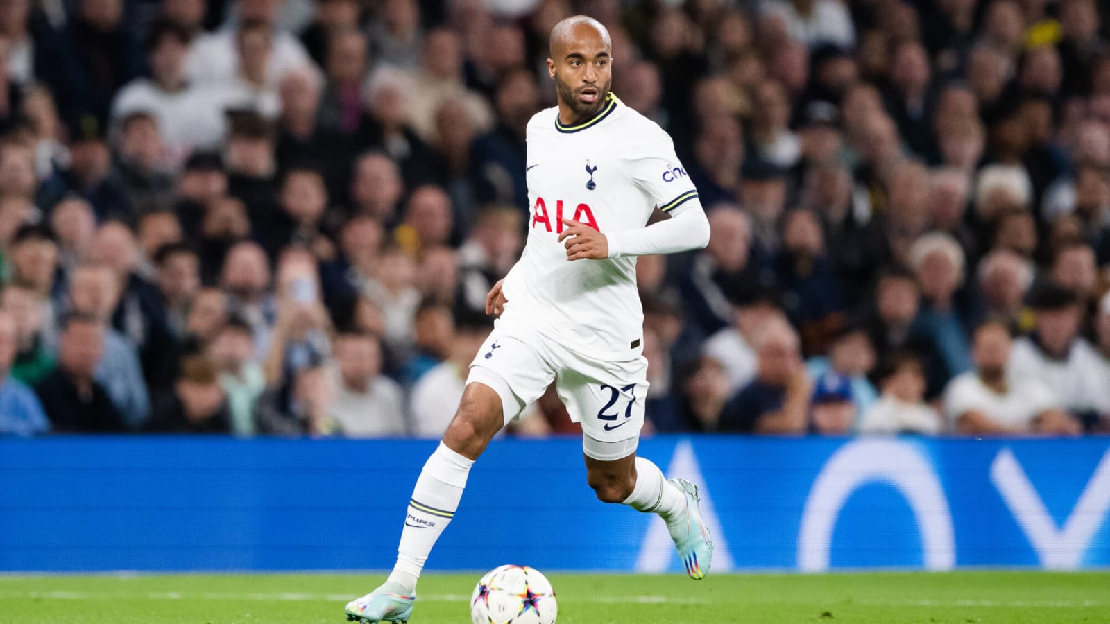 Image: Tottenham’s Lucas Moura receives straight red after horrible tackle on Everton star