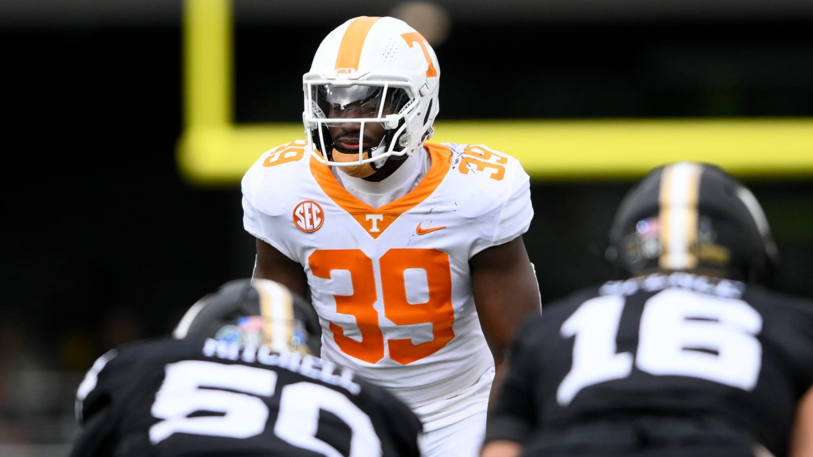 Tennessee Vols defender reportedly expected to enter the NCAA transfer