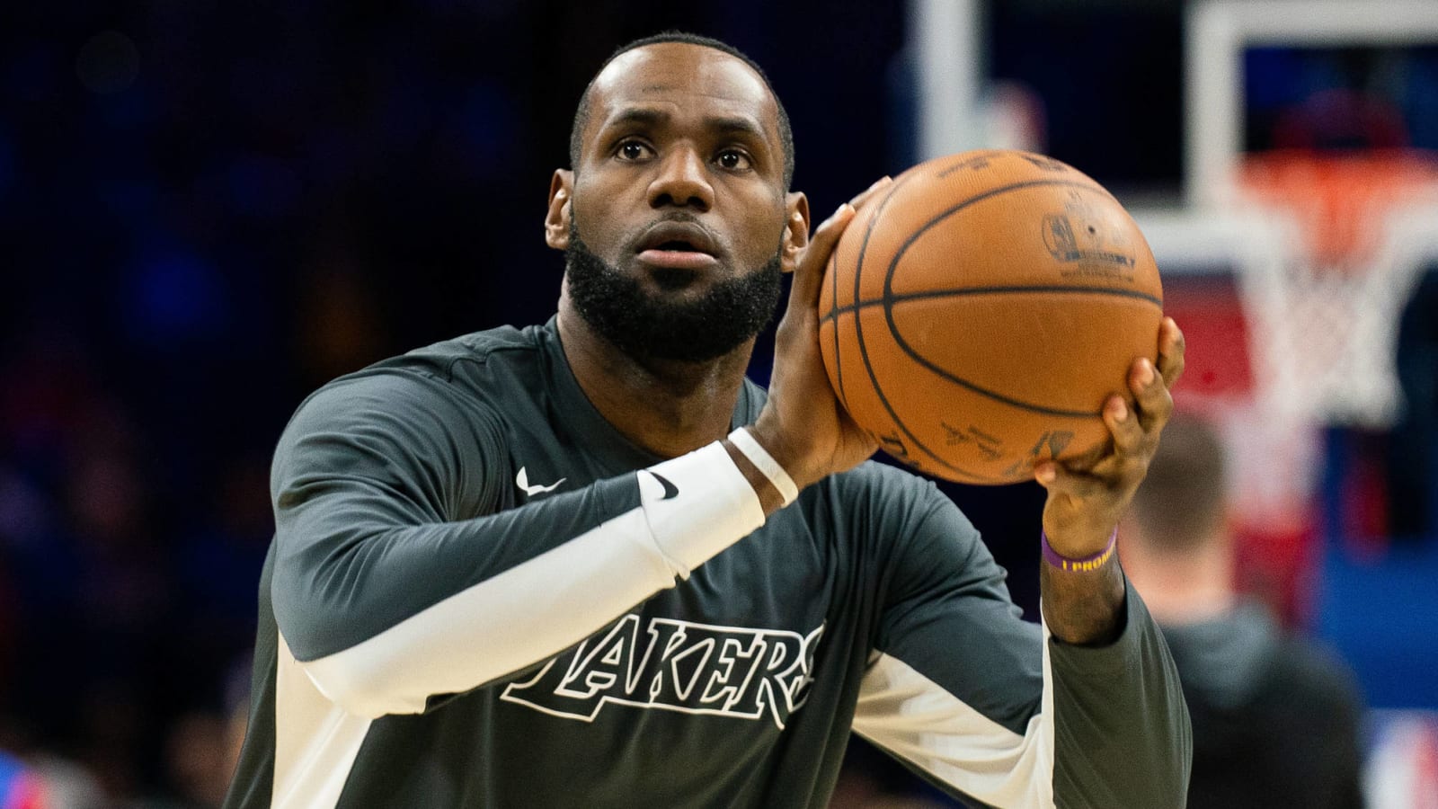 Lakers, LeBron James agree to $85M contract extension