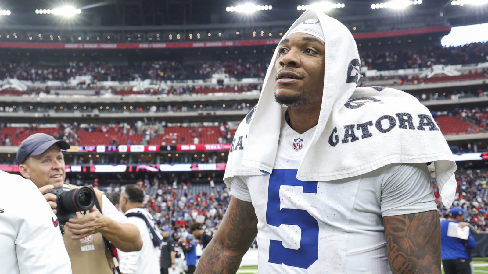 Draft guru shares advice for young QBs after Richardson benching