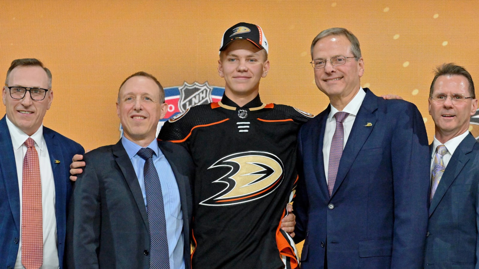 Ducks sign first-rounder Pavel Mintyukov to entry-level deal