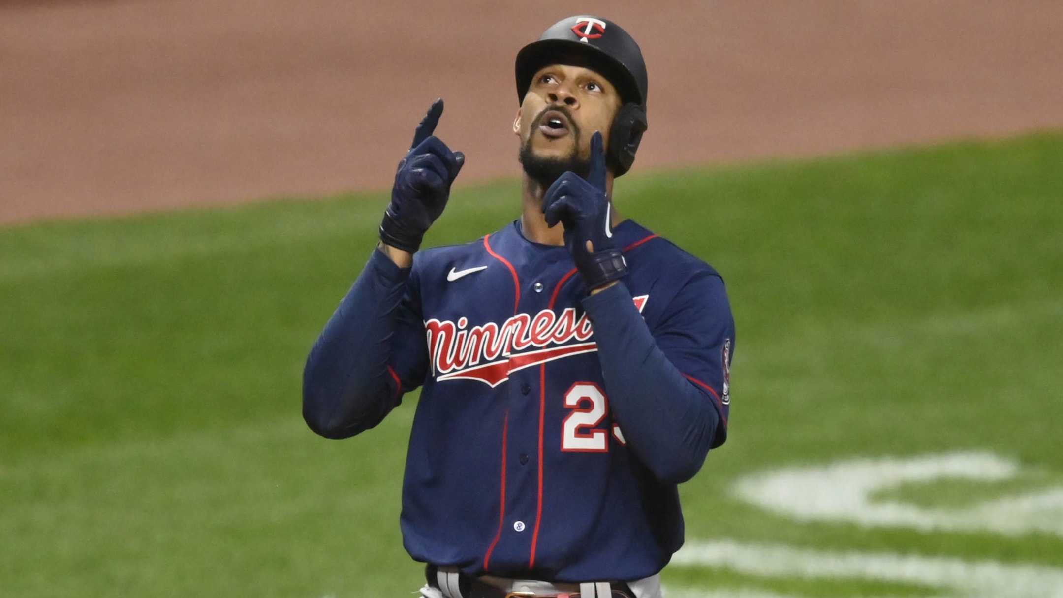 Failure' Aaron Hicks tells Twins to be patient with Byron Buxton