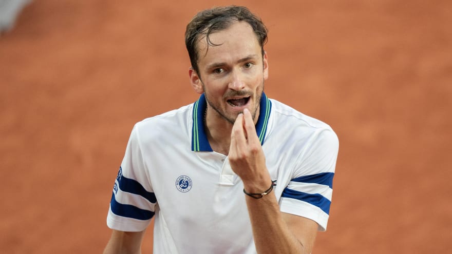 Daniil Medvedev Stunned In 4 Sets As Elite Australian Books Spot In French Open Quarterfinal