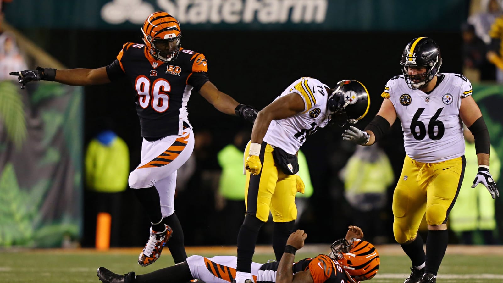 David DeCastro Recalls Steelers Locker Room Reaction To JuJu Smith-Schuster&#39;s Massive Hit On Vontaze Burfict