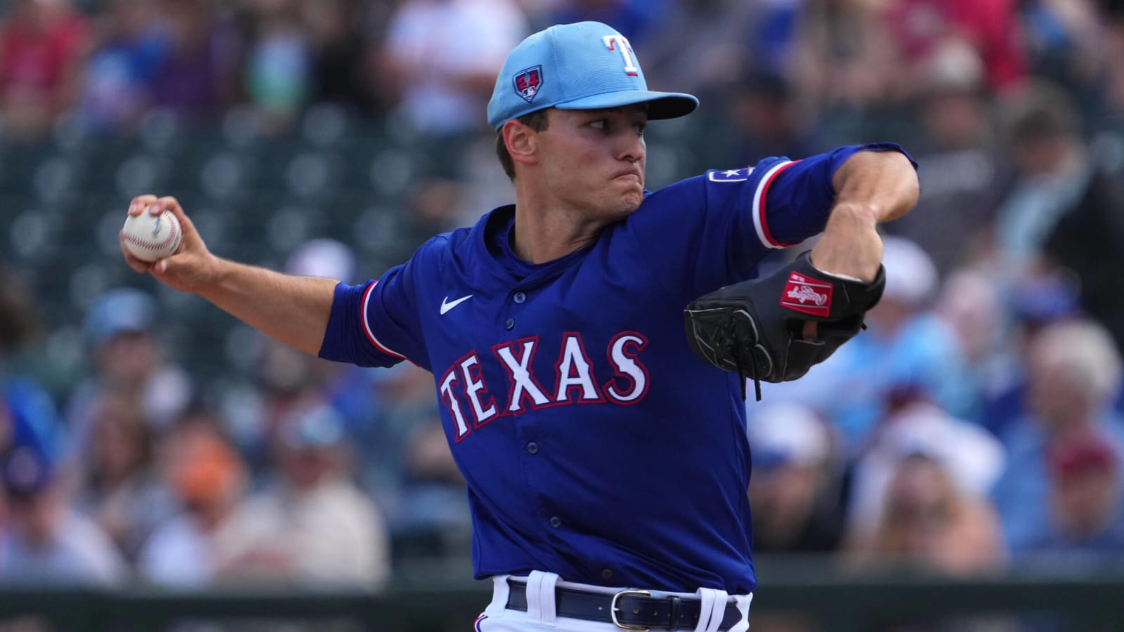 Rangers to promote top pitching prospect