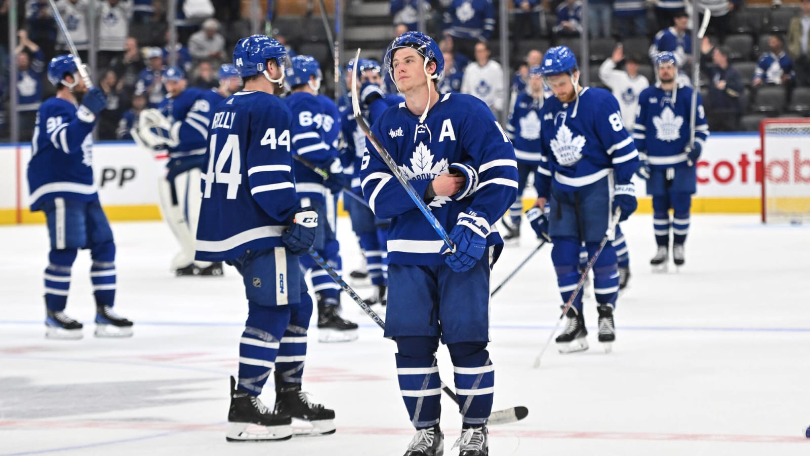 Report: Maple Leafs casting wide net for GM