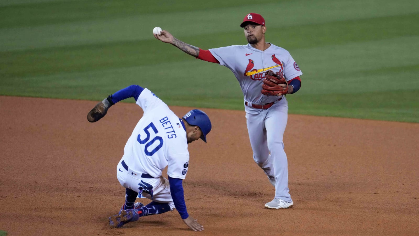 Watch: This might be the worst throw of the MLB season