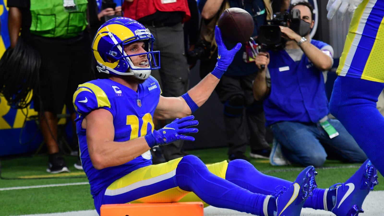 Watch: Cooper Kupp, Deebo Samuel trade amazing TDs in NFC title game