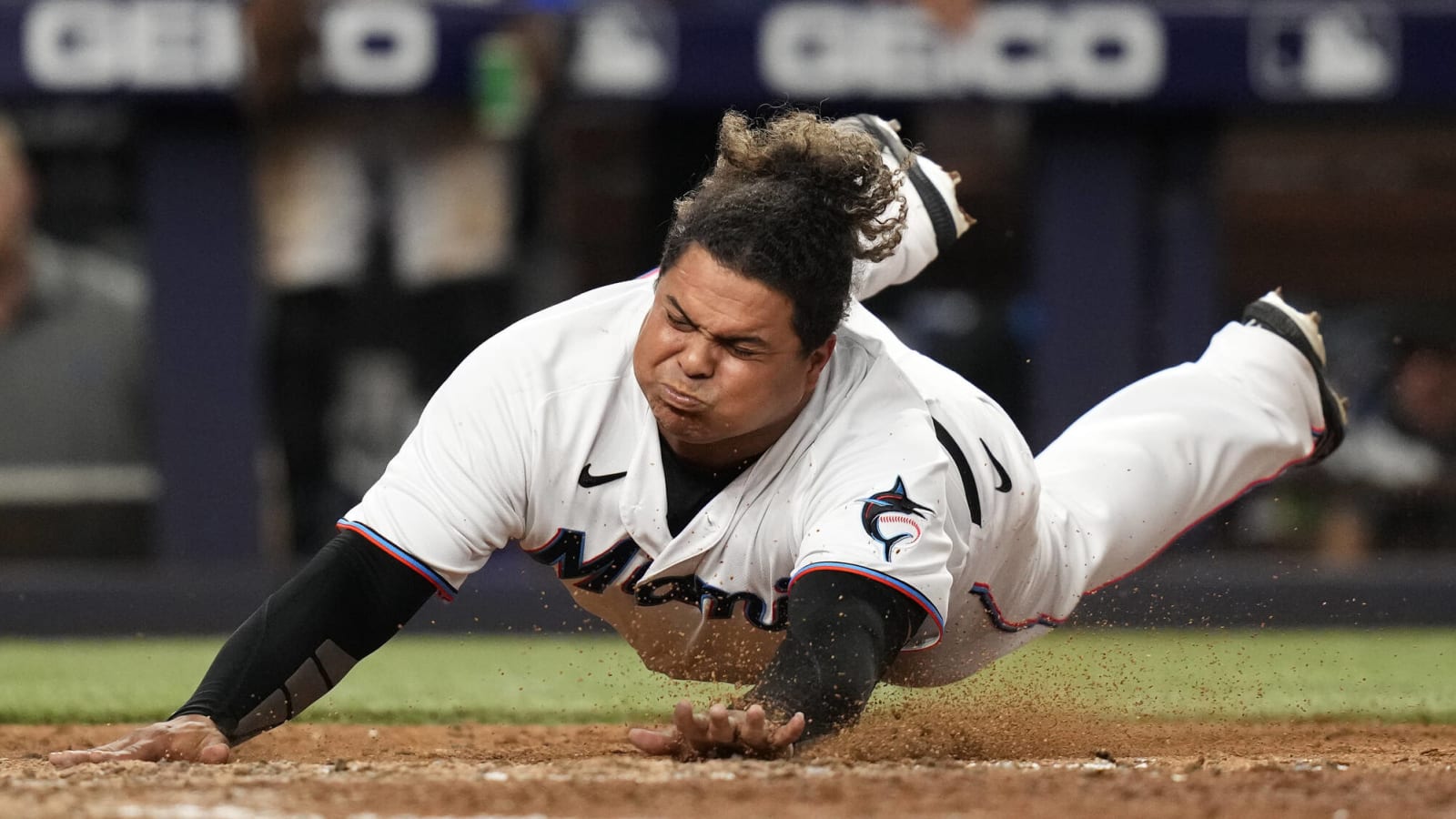 MLB fan favorite Willians Astudillo lands contract with Japanese