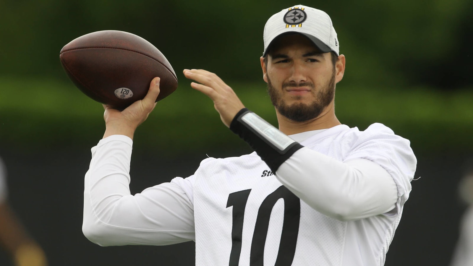 steelers sign mitchell trubisky