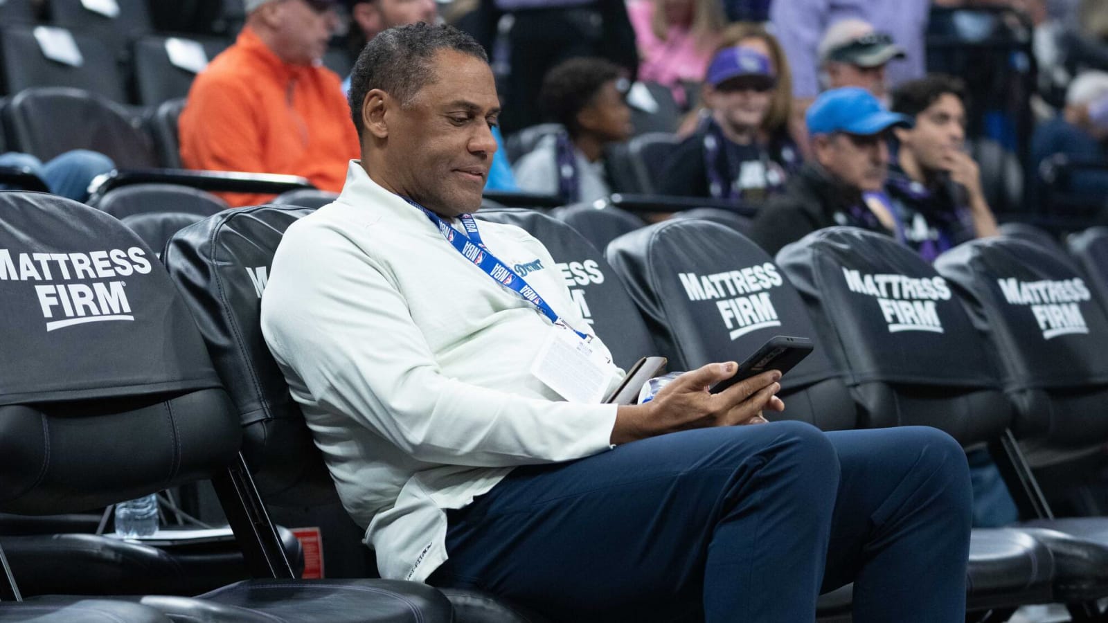 Piston GM Troy Weaver appears to get into heated argument with fan