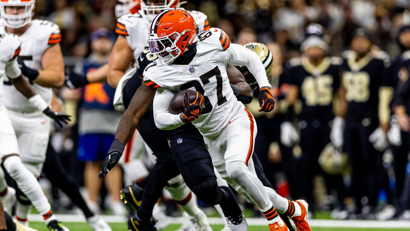 Watch: Browns’ Kadarius Toney, Chiefs’ Super Bowl hero, benched seconds after dropping a simple catch against Broncos