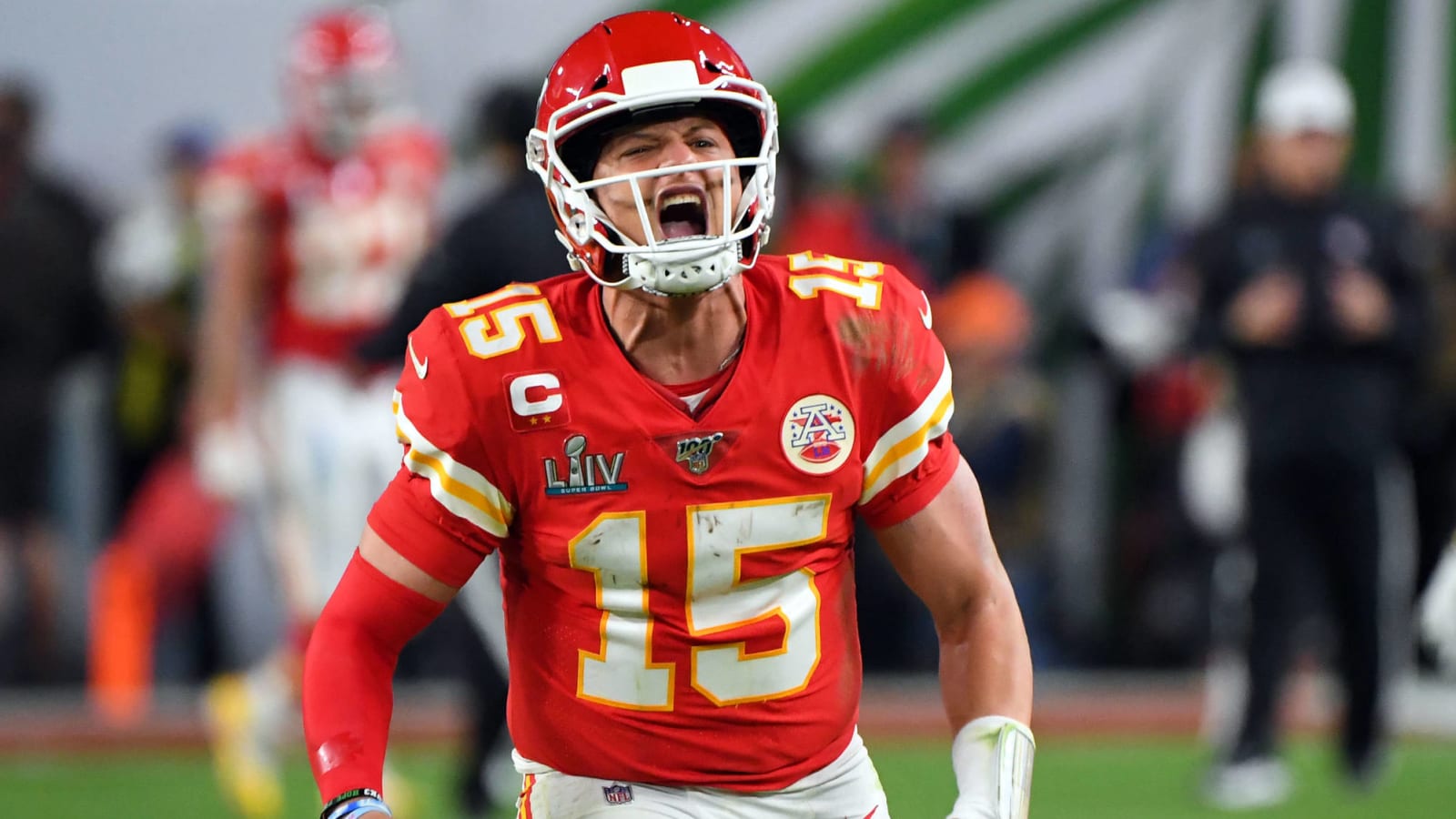 Patrick Mahomes, Chiefs agree to 10-year contract extension