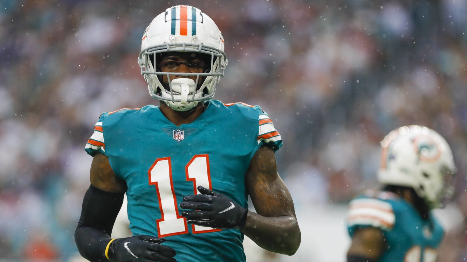 Eagles interested in trading for Dolphins WR DeVante Parker