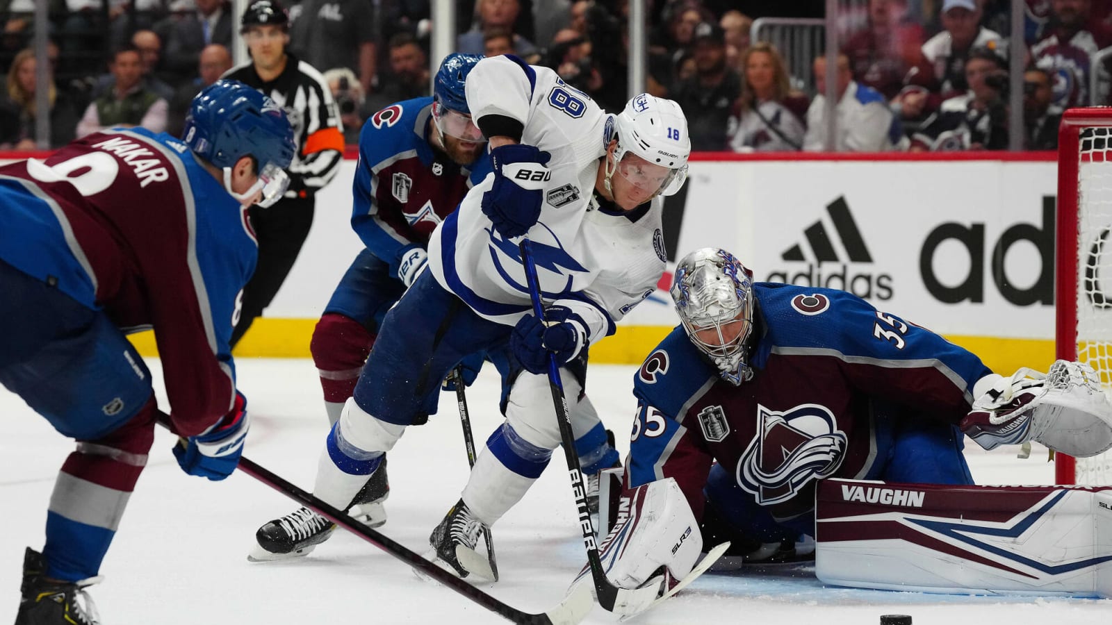 Ondrej Palat scores another late goal as Lightning stave off elimination