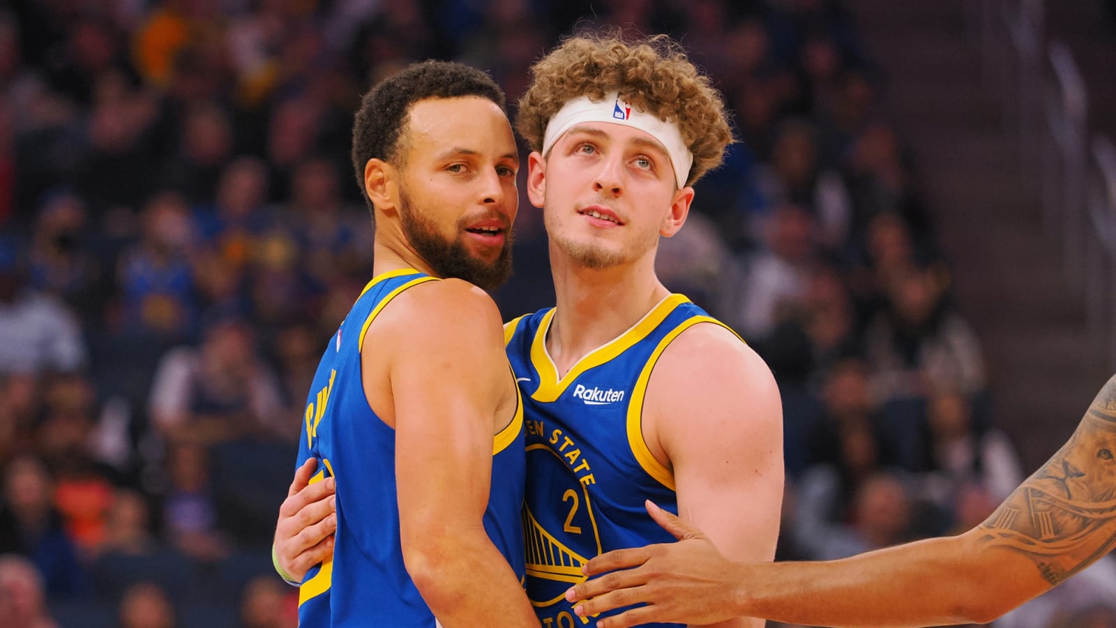 Warriors guard issues statement after getting backlash for Steph Curry remarks