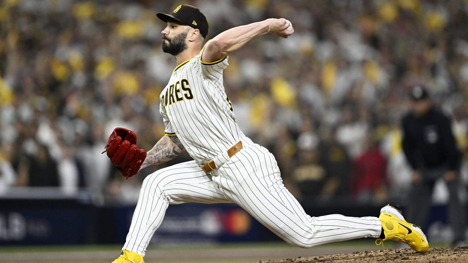 The Chicago Cubs are reportedly a top contender to sign a closer who had a stellar 1.75 ERA last year