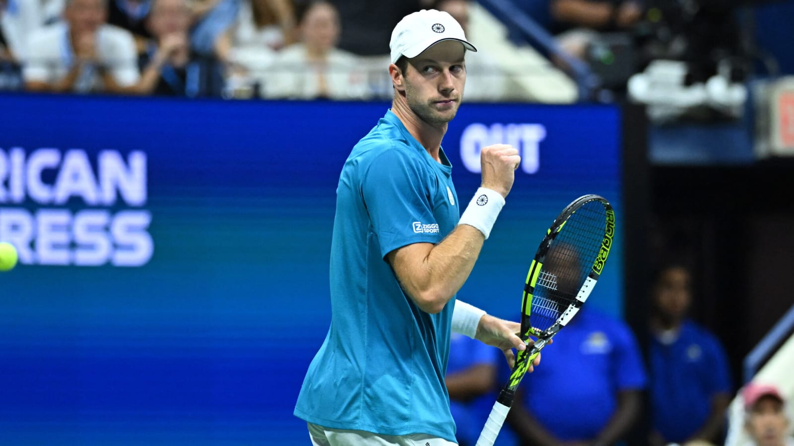 Watch Botic van de Zandschulp stoic after huge U.S. Open upset Yardbarker