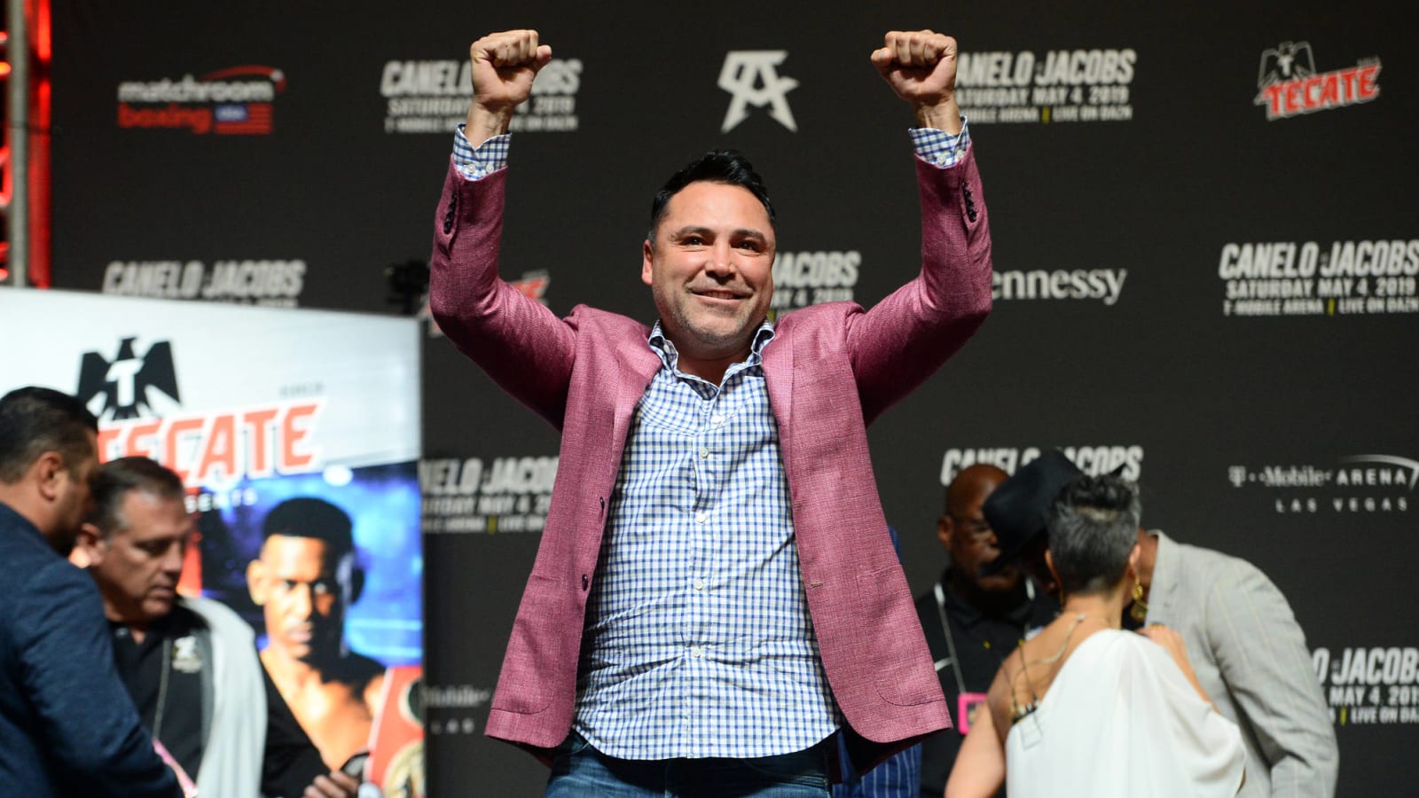 Oscar De La Hoya trying for rematch with Floyd Mayweather Jr.